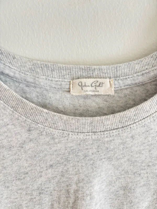 Brandy Melville Top Crop Grey - Image 2