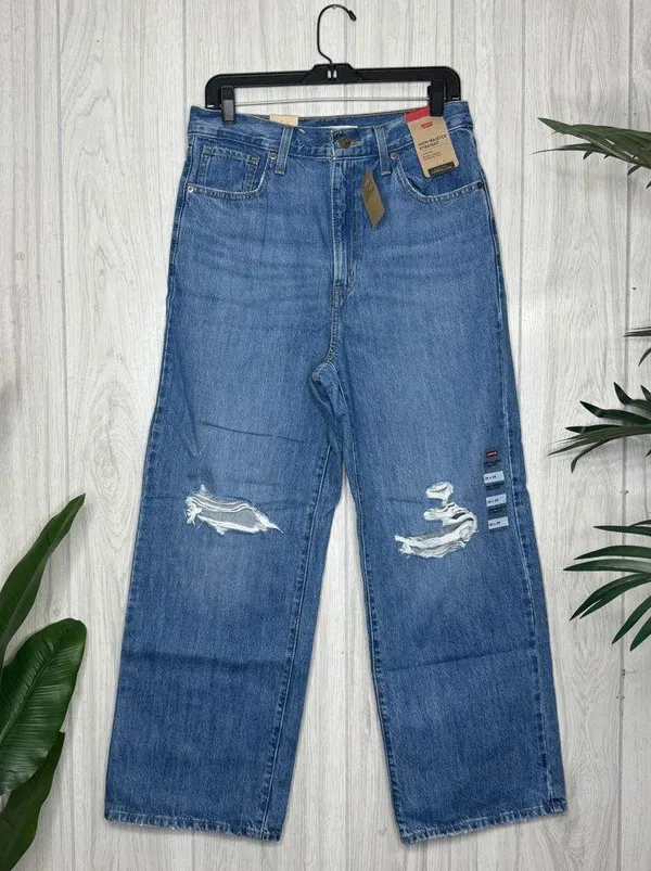 NWT Levi’s High Waisted Straight Jeans in Joe Strut Destructed size 30x29 NEW - Image 2