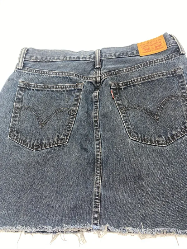 Levis High Rise Fray Cut Hem Black Jean Skirt Y2K Size 29 Denim - Image 4