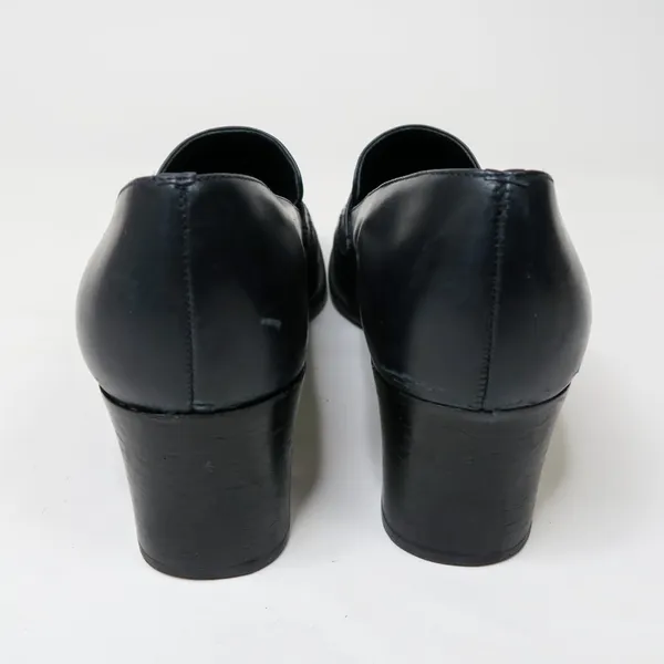 Vintage 90s Bandolino Navy Leather Heeled Loafers - Image 4