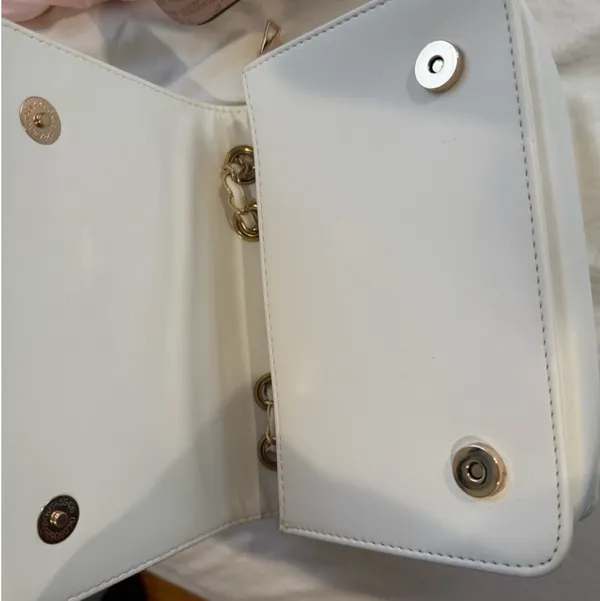 White shoulder bag - Image 2