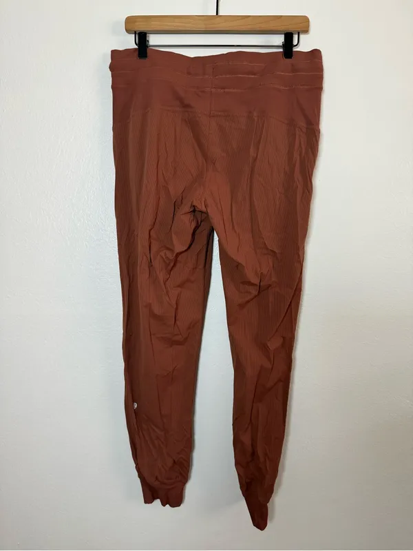 Lululemon Dance Studio Mid-Rise Jogger
Ancient Copper - Image 3