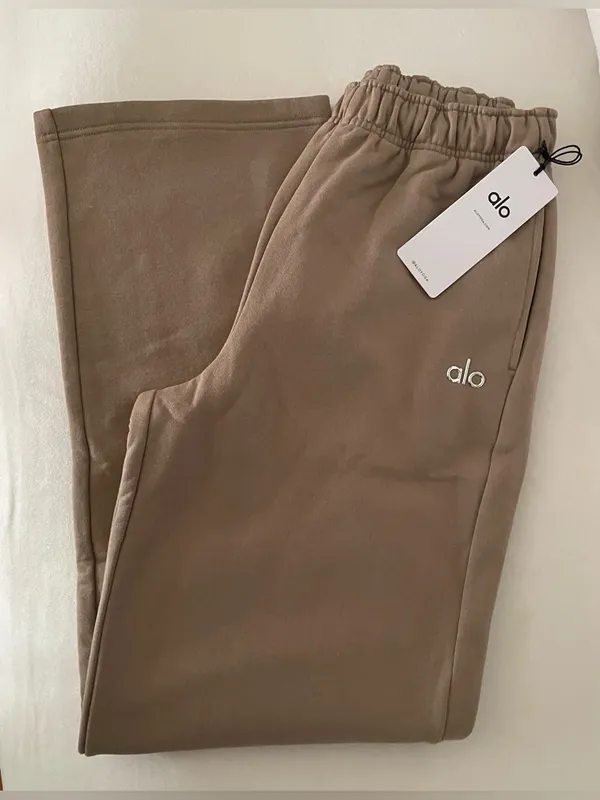 ALO Yoga NWT Accolade Straight Leg Sweatpants Gravel Size M - Image 7