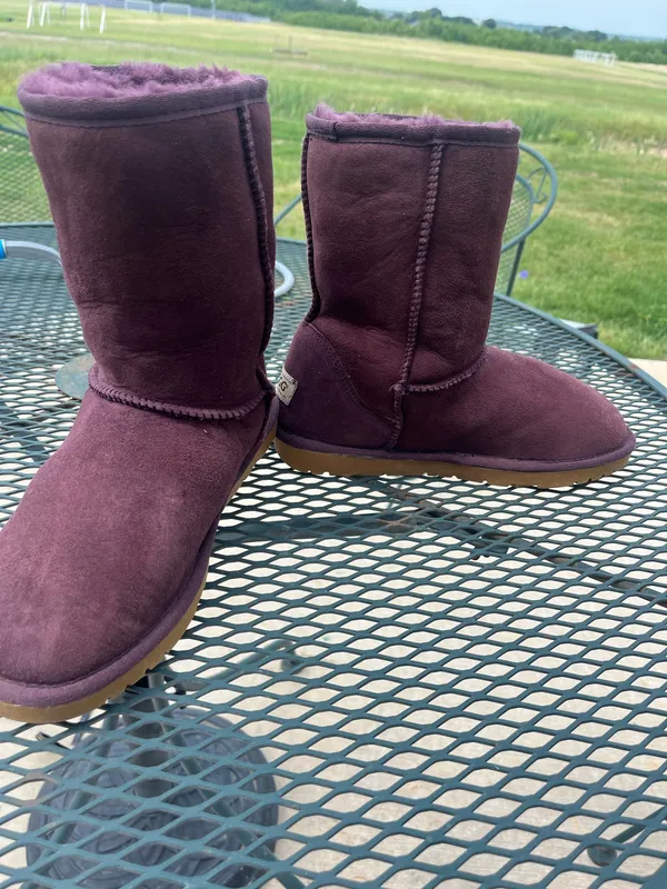 Women’s Uggs  - Image 3