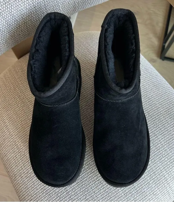 New Anthropologie + UGG Classic Mini Platform Boots - Black - Image 6