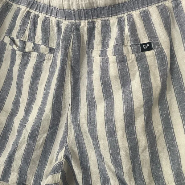 Gap blue and white striped shorts - Image 4