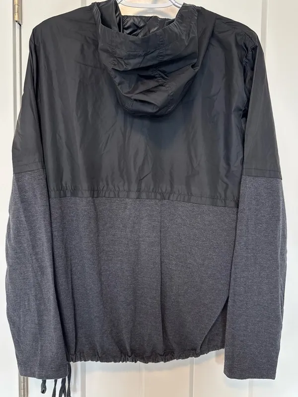 Under Armour Black and Charcoal Hawkeyes Hooded Windbreaker Women’s Size Medium - Image 5