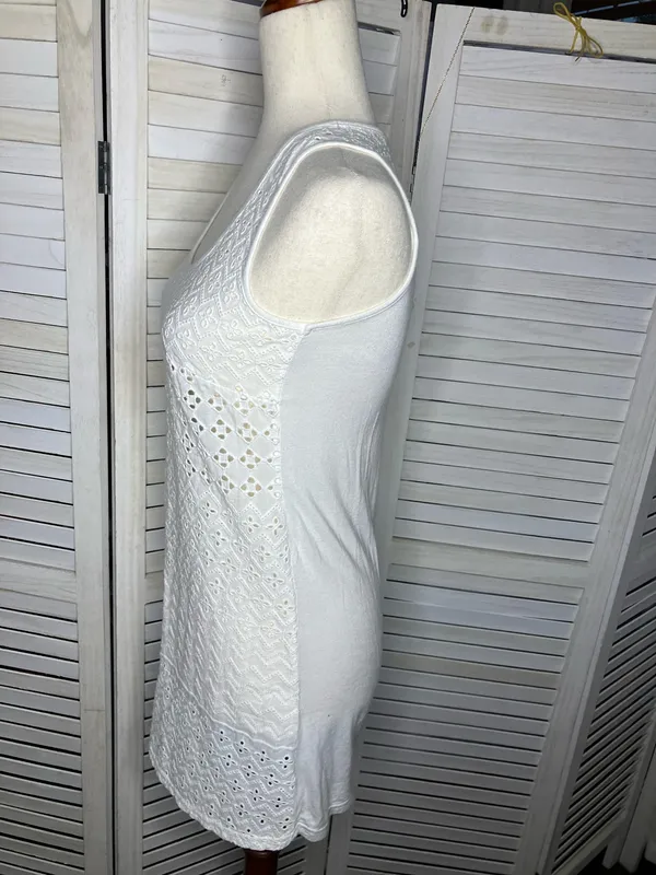 Solitaire Swim White eyelet women’s tank top - Image 3