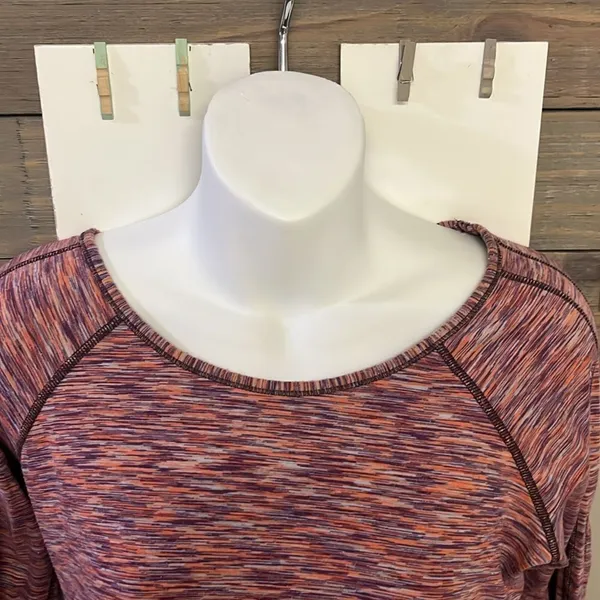 Lululemon Athletica Heather Purple Scoop Neck Long Sleeve Thumb Hole Top- Sz 10 - Image 7