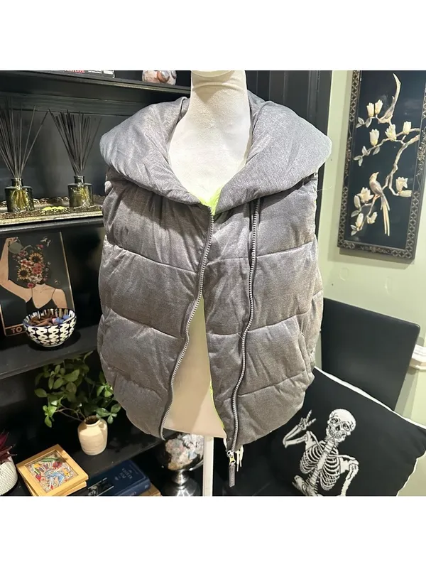 Calvin Klein Performance Gray Puffer Vest with Neon Green Lining – Size L - Image 9