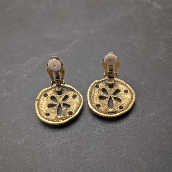 Vintage Clip On Earrings - Large Sand Dollar Beach Theme Statement Earrings - Image 4