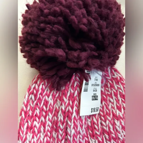 Aeropostale Women’s Pink & White Knit Pom Beanie & Scarf Set NWT - Image 3