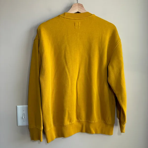 Levi's mustard yellow vintage relaxed crewneck sweater women's size small STAIN - Image 7