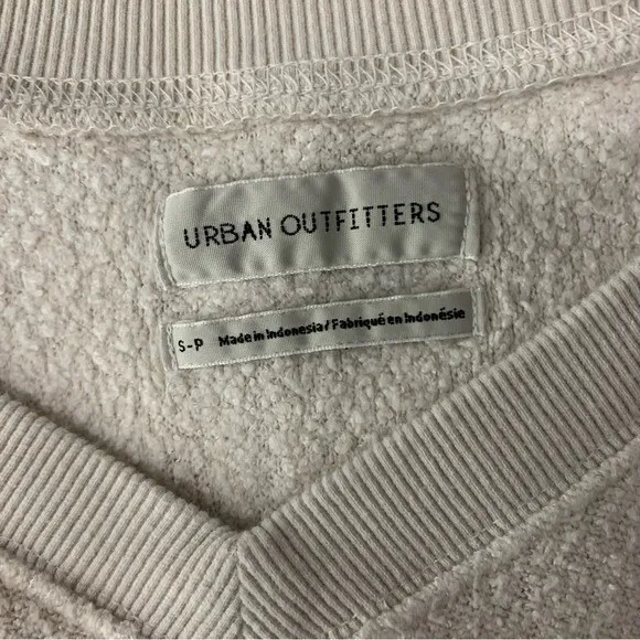 Urban Outfitters Cozy Knit V Neck Long Sleeve Cropped Sweater Top‎ Small Beige - Image 5