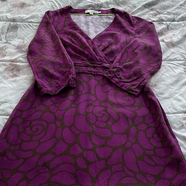 Boden purple black floral geometric print V-neck shift mini dress, size 6 preppy - Image 5