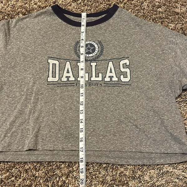 Tailgate Dallas Cowboys Cropped T-Shirt Medium Grey - Image 3