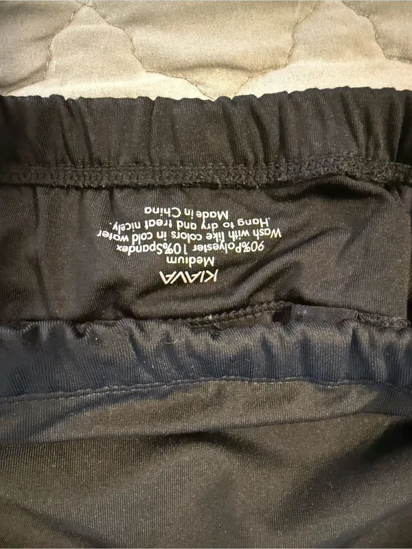 KIAVA Black Cross-Back Sports Bra - Image 3