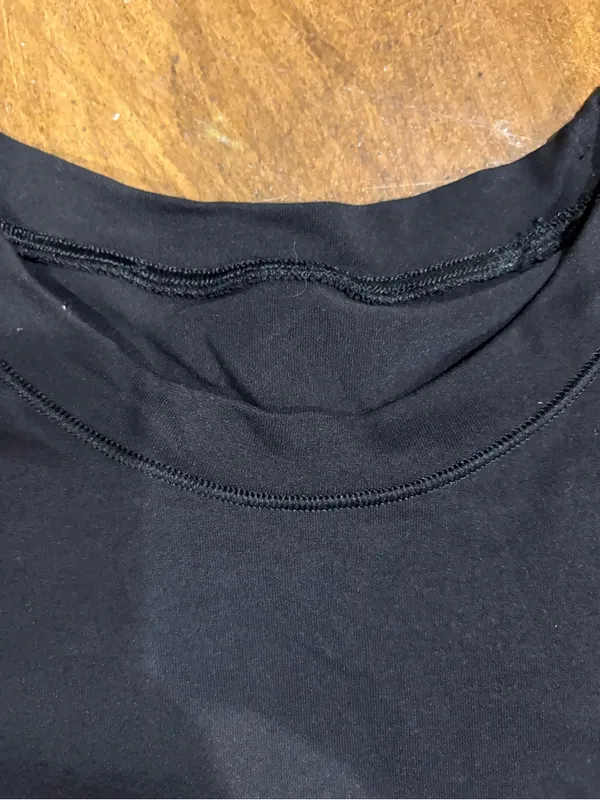 Aritzia Women’s Black Crewneck Crop Top - Image 2