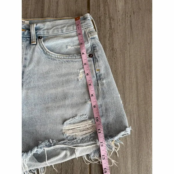 AGOLDE Micah Boyfriend Denim Shorts Swapmeet Distressed Raw Hem Womens Size 24 - Image 8