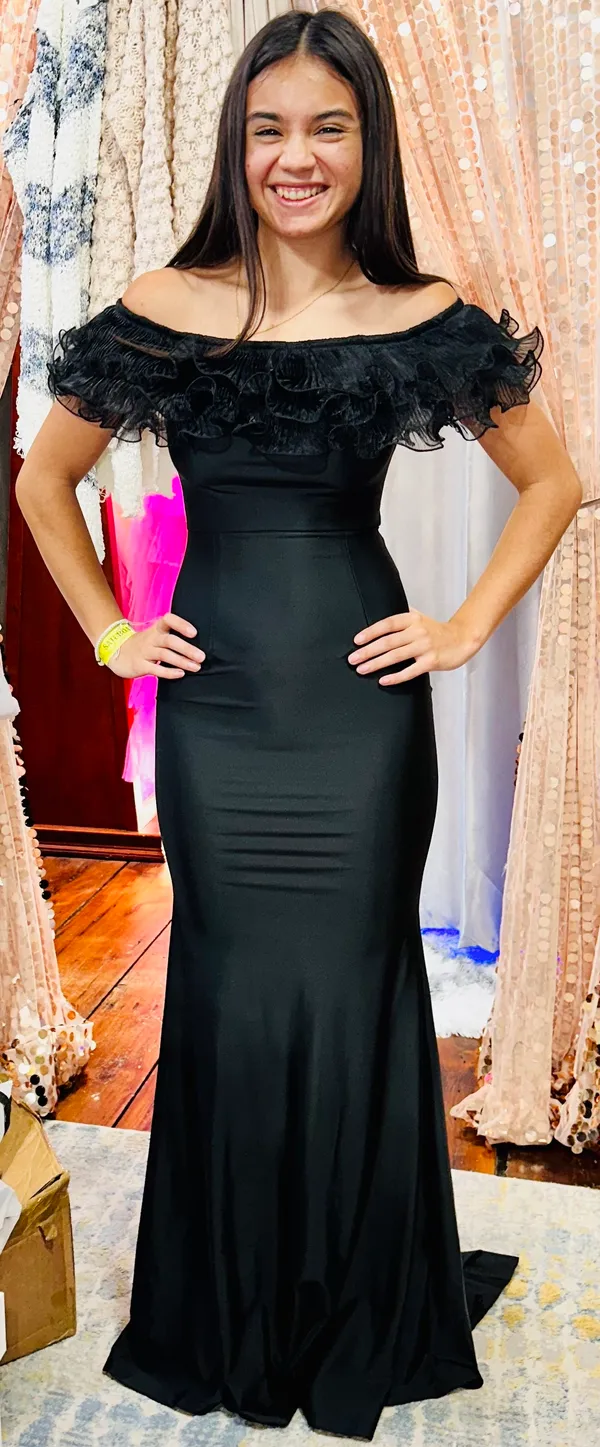 Boutique Gorgeous Black Maxi Dress With Mesh Ruffle Around Top - Image 2
