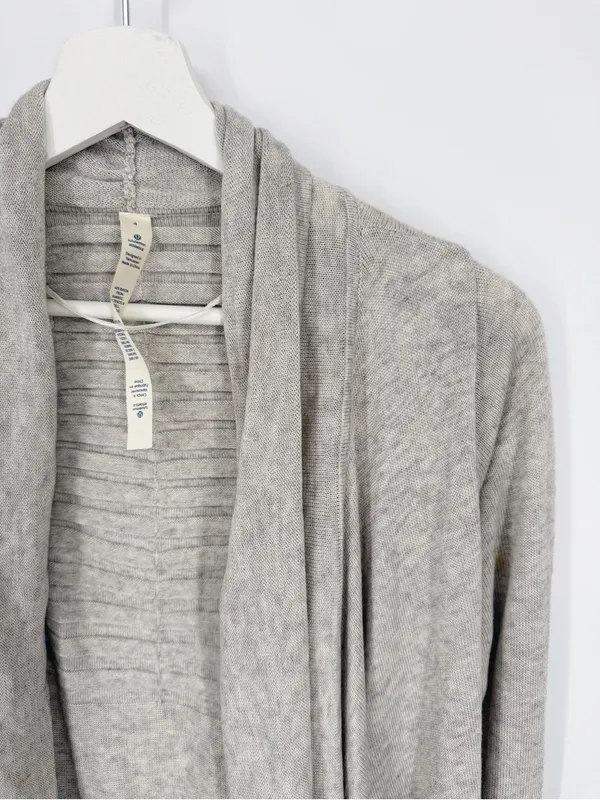 Lululemon Live Healthy Wrap Cardigan Grey Cashmere Bamboo Blend Size 4 - Image 3