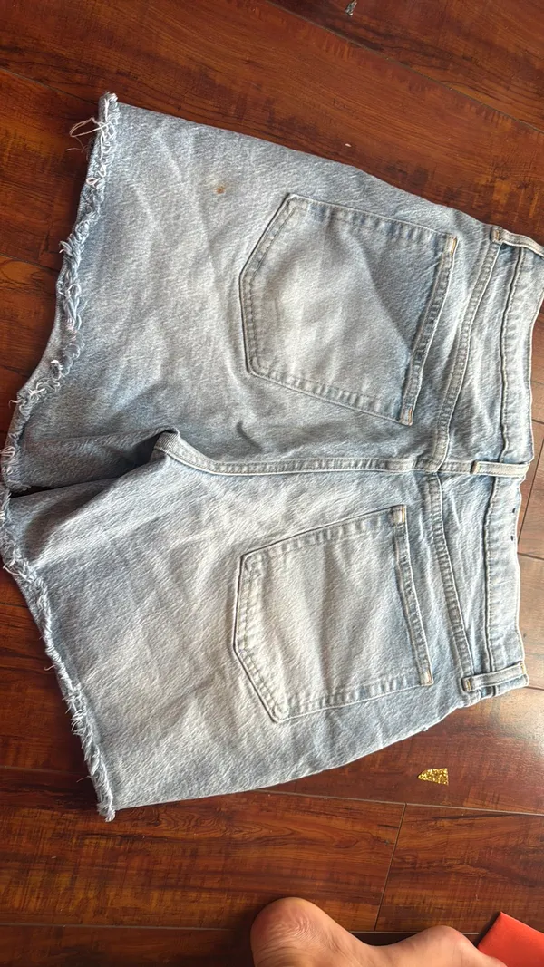 Gap Jean shorts - Image 4
