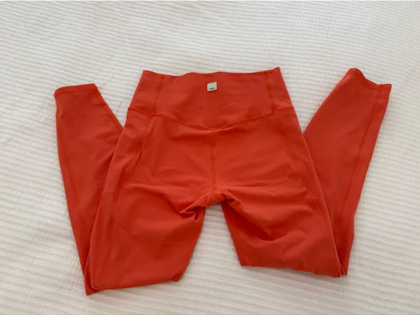 Vuori Studio Leggings Pocket Grapefruit Small - Image 4