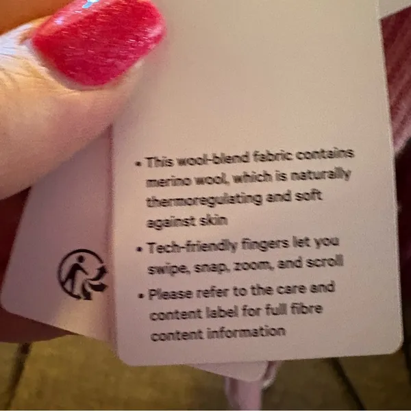 Lululemon Warm Revolution Gloves. NWT. Pink Haze. - Image 6