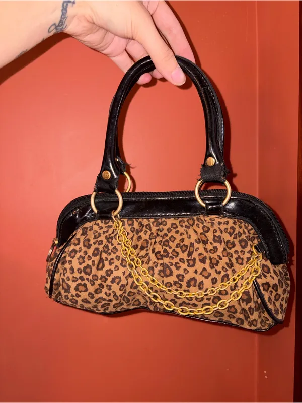 Candies Y2K/90’s Leopard Print small purse with Gold Chain Accent - Image 2
