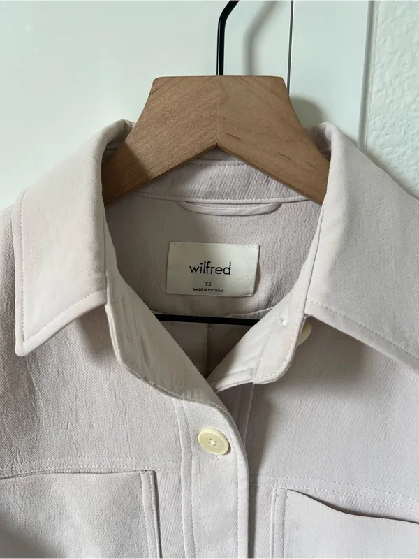 Aritzia Wilfred Little Crepette Cropped Jacket in Cloudy Lilac - Image 6