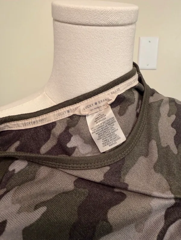 Lucky Brand loose fit rolled short sleeve camo top - Image 5