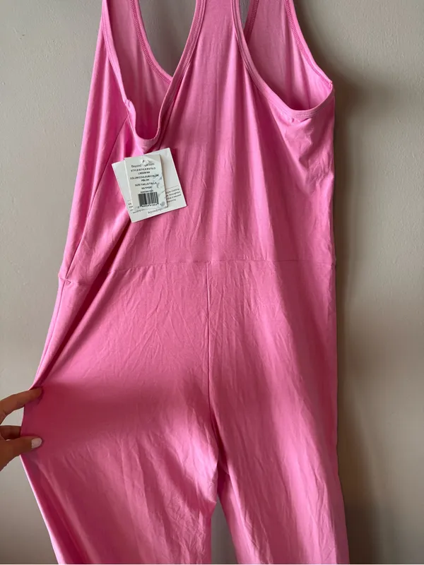 Beyond Yoga NWT Featherweight Hang Loose Racerback Jumpsuit in Pink Size XS - Image 8