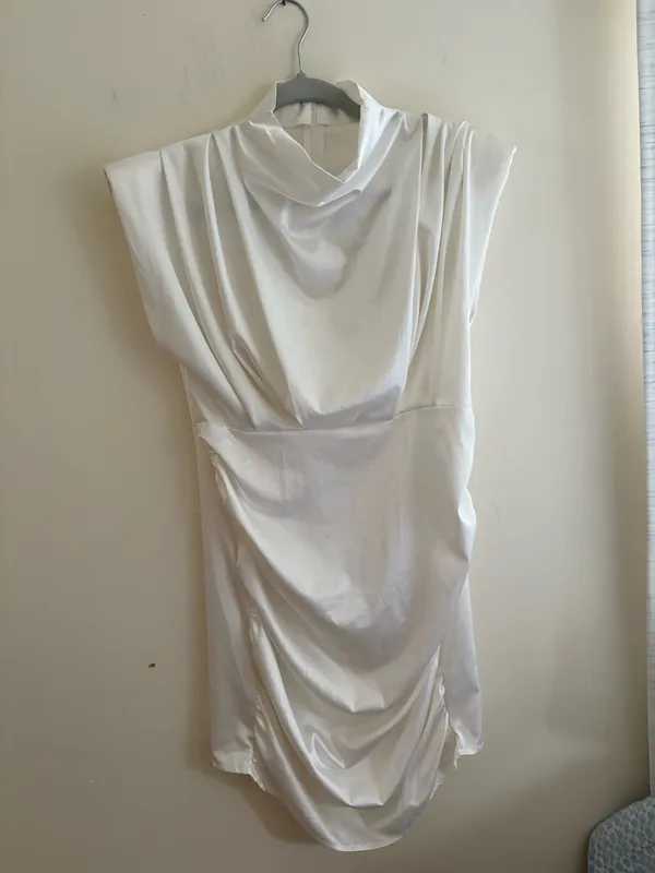 White padded dress Size L - Image 3