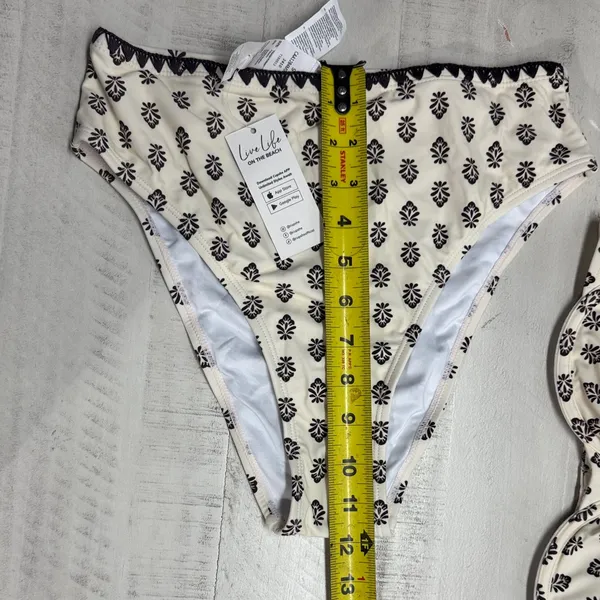 BOGO Cupshe GEO Shell Stitch Bikini Top & High-Waisted Bottoms Set - Image 4