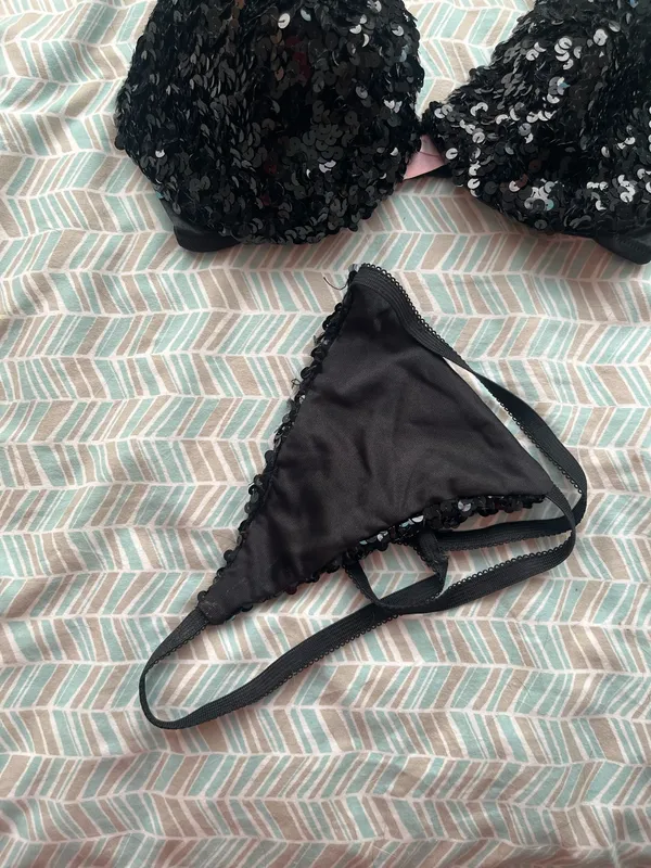 Victoria’s Secret vintage Y2K black sequined bra and thong panty set - Image 3