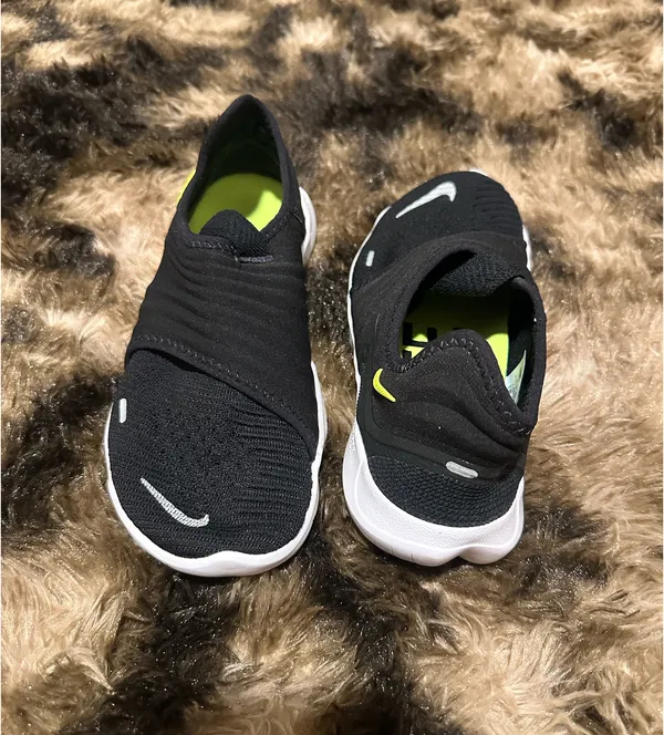 Nike Women’s Free RN Flyknit 3.0 Black Volt - Image 3
