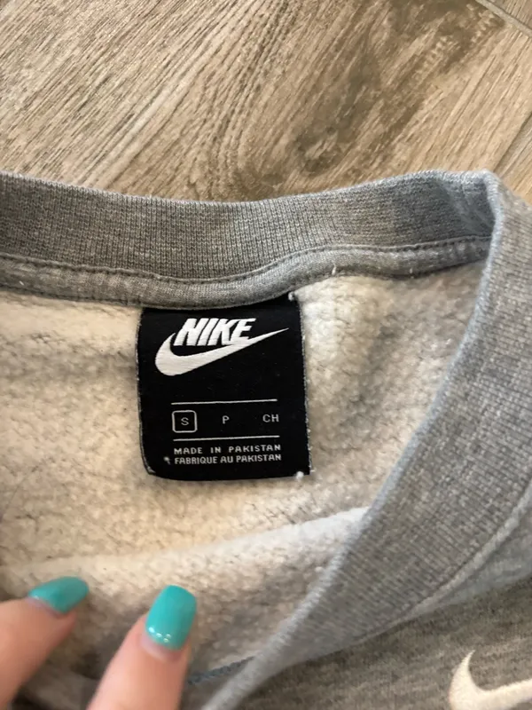 Nike Crewneck Sweatshirt - Image 4