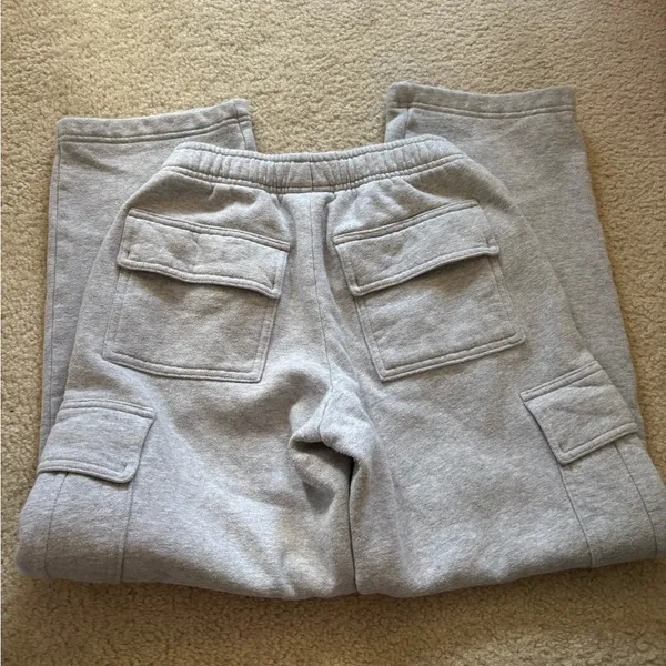 Aritzia Cozy Fleece Cargo Sweats - Image 3