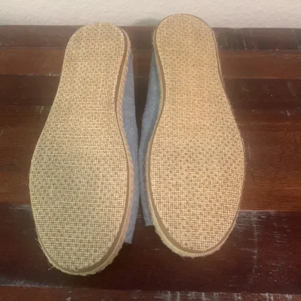 TOMS open toe shoe size 8 - Image 2