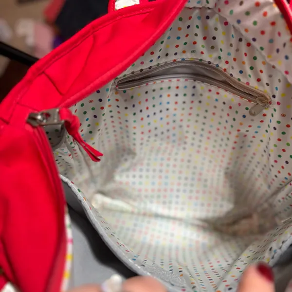 OGIO RED BAG WITH POLKA DOTS 14” X 14”. Preloved - Image 8