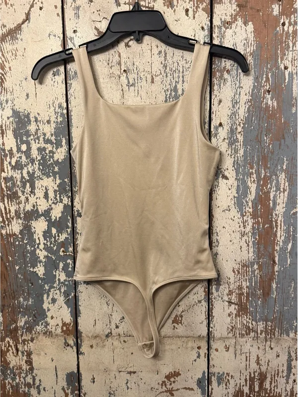 Aritzia Babaton Contour Sleeveless Square Neck Bodysuit Natural Beige XS - Image 4