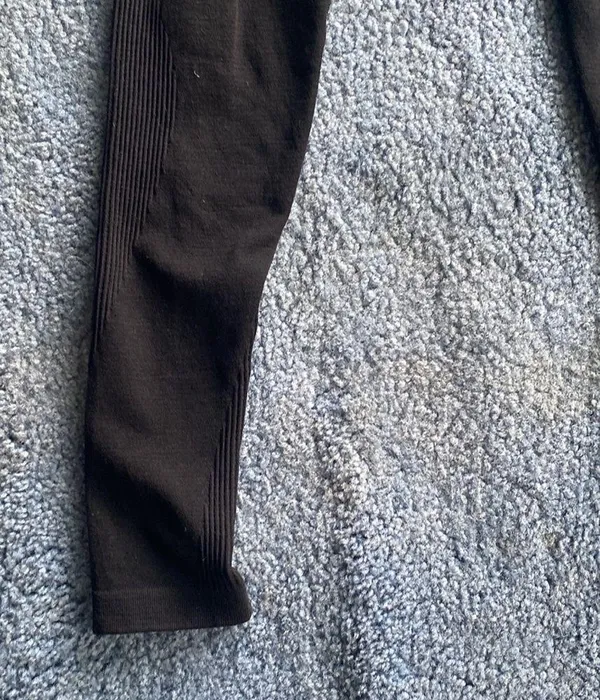 Lululemon Leggings Black with rubbing details - Image 8