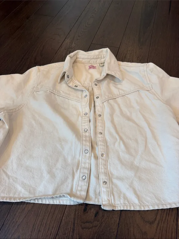 Levi’s Women’s Short-Sleeve Denim Jacket in Off White Size Large - C71-012 - Image 5