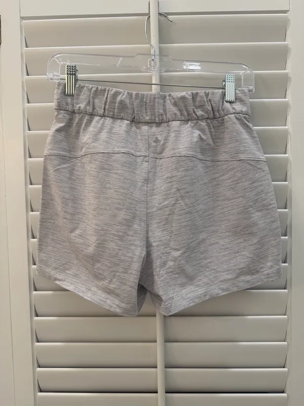 Lululemon Athletic Shorts Size 4 Gray Heathered Drawstring - Image 4