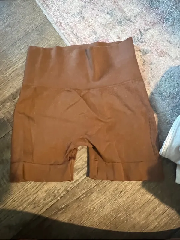 Set active High-Waist Women’s Brown Shorts - Image 2