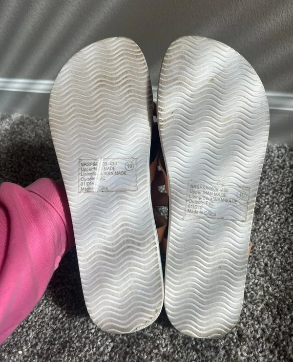 sandles Size 9 - Image 4