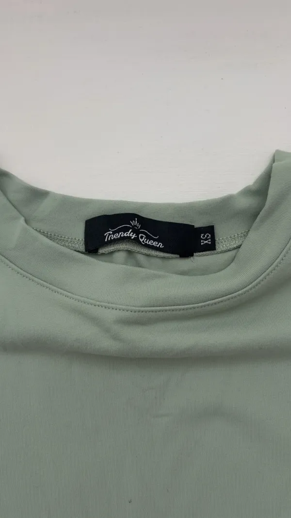 Amazon green trendy queen top - Image 3