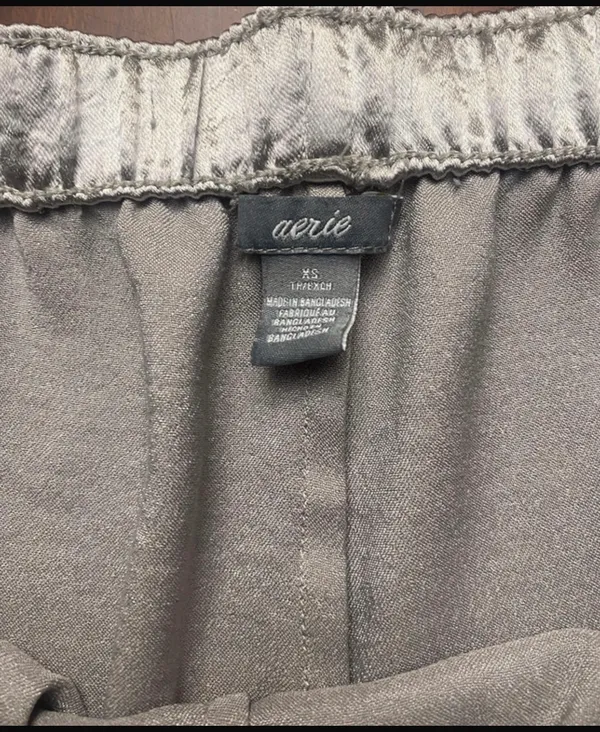 Aerie ladies pajama shorts are a size XS. - Image 3