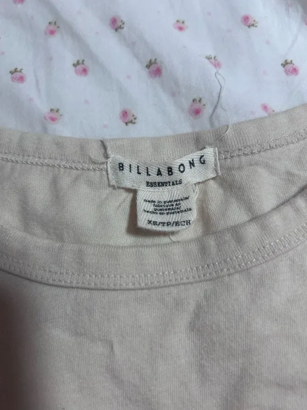 Billabong Cream crop top - Image 3