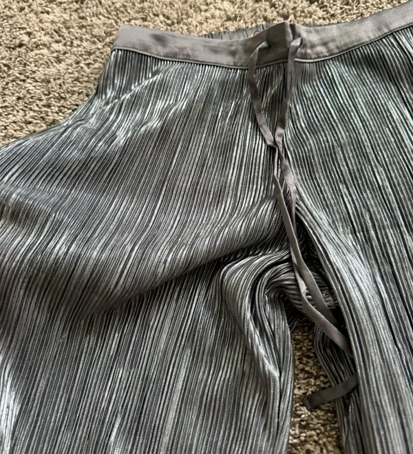 Victoria's Secret Silver Gray Pleated Satin Pajama Pants - Image 4